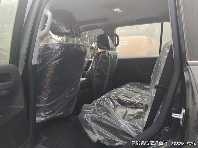 2019款丰田酷路泽4500中东版 真皮/18轮/天窗现车99.5万