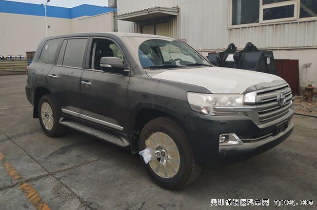 2019款丰田酷路泽4500中东版 真皮/18轮/天窗现车99.5万