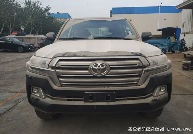 2019款丰田酷路泽4500中东版 真皮/18轮/天窗现车99.5万