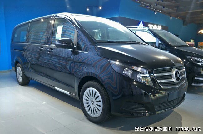 平行进口18款奔驰250中东版 双电动门/17轮现车44万优购