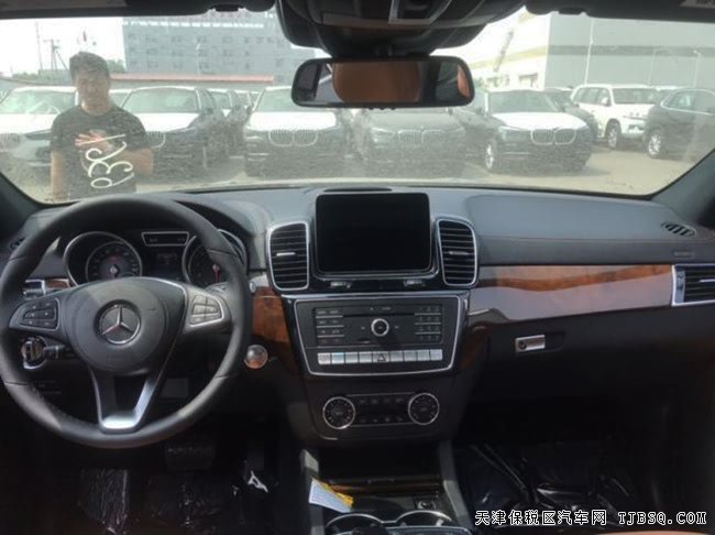 2019款奔驰GLS450美规版3.0T 天津港现车优惠专享