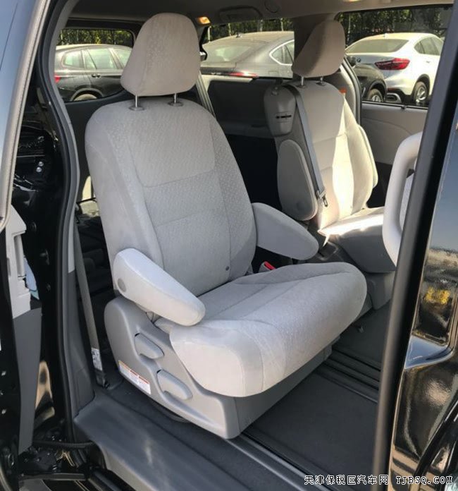 2019款丰田塞纳3.5L四驱顶配版 保税区优惠尽享