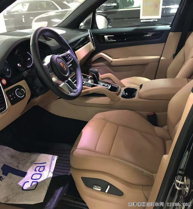 2019款保时捷卡宴加规版 环影/金属漆/全景现车82.5万