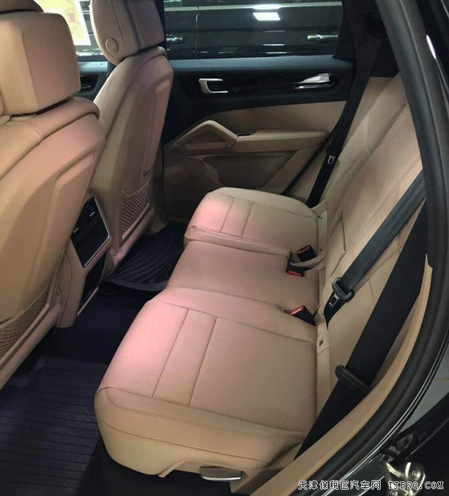 2019款保时捷卡宴加规版 环影/金属漆/全景现车82.5万