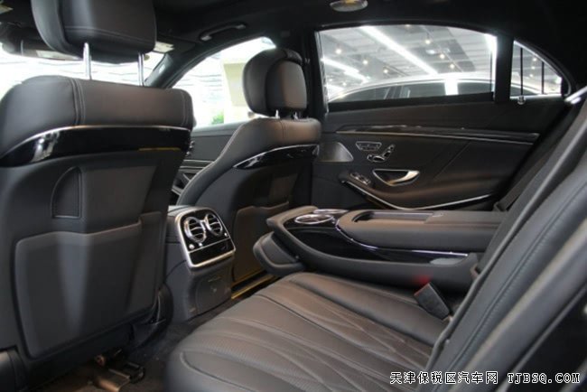 2018款奔驰S63AMG加规版 夜视/专属包/座椅包现车188万