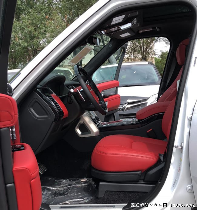 2019款路虎揽胜5.0T创世加长版 22轮/黑撞顶现车240万