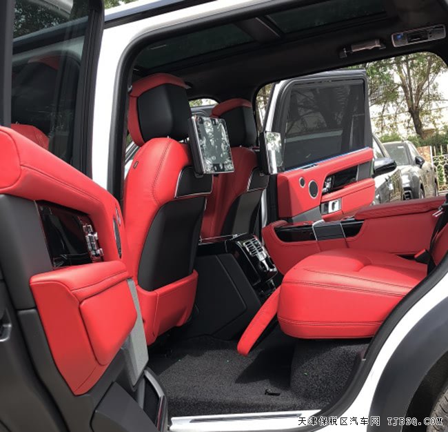 2019款路虎揽胜5.0T创世加长版 22轮/黑撞顶现车240万