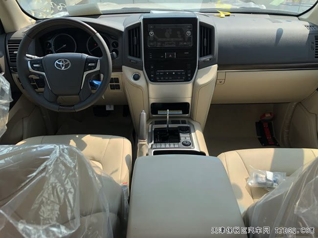 2019款丰田酷路泽4600中东版 V8现车优惠来袭