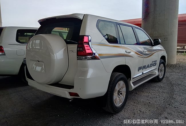 2019款丰田霸道2700中东版 9气囊/天窗/外挂现车46.4万