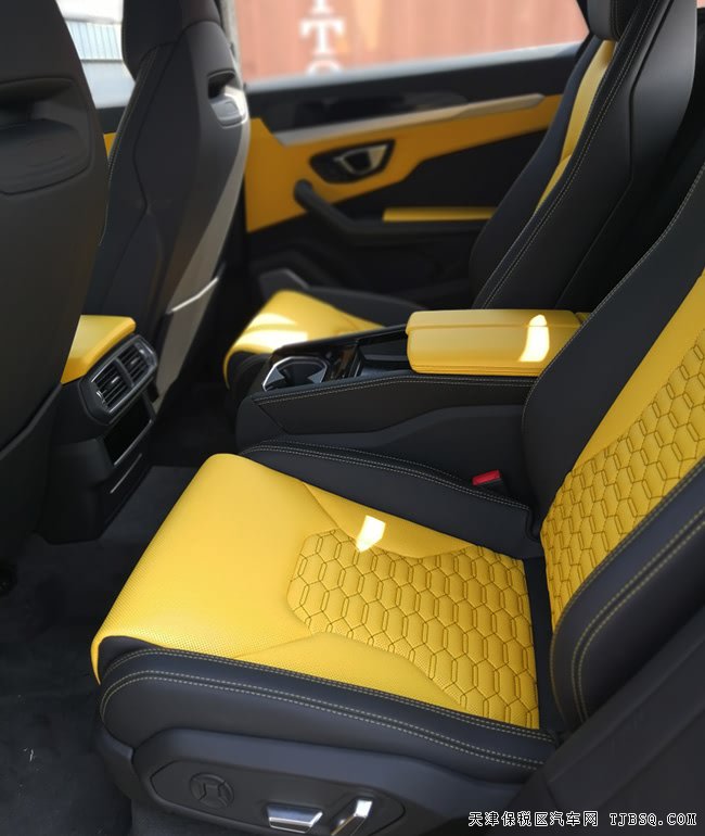 19款兰博基尼Urus加规版 4座/23轮/夜视现车350万钜惠