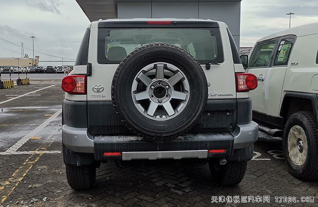 2019款丰田FJ酷路泽4.0L中东版 双油箱/气泵现车41.5万