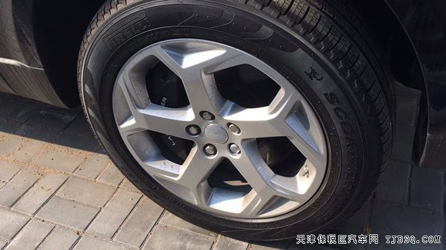 18款路虎揽胜运动汽油版 20轮/电吸门/全景现车74.5万