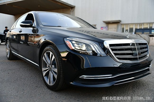 2019款奔驰S560加规版 19轮/4座/雷测/小桌板现车165万