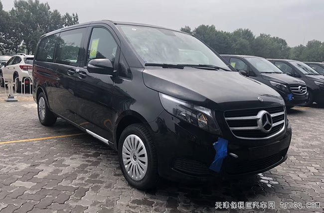 2019款奔驰V250中东版 17轮/金属漆/双电动门现车44万