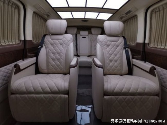 平行进口车19款奔驰V250加长版 2.0T现车优惠巨献