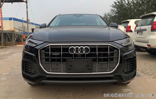 平行进口19款奥迪Q8加规版 动态包/环影/21轮现车83万