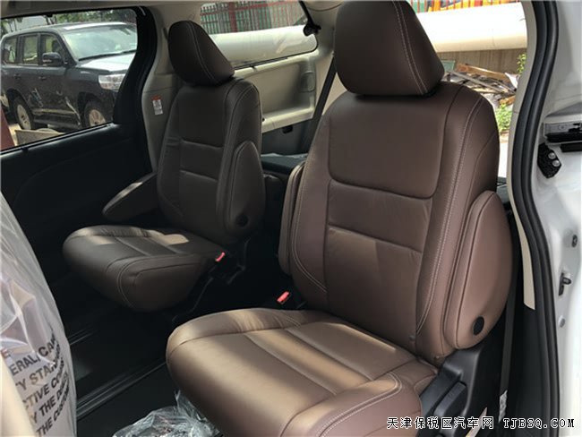 20款丰田塞纳四驱顶配版 18轮/双天窗/环影现车58万