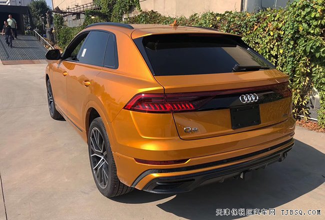 2019款奥迪Q8加规版 驾驶辅助包/Sline/22轮现车79.5万