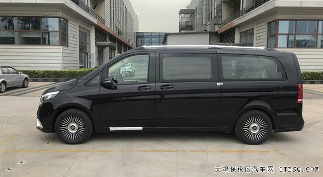 19款奔驰V250中东版 沙发床/小桌板/18轮/环影现车69万