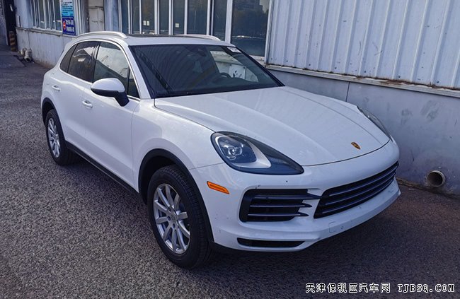 2019款保时捷卡宴加规版 19轮/金属漆/小豪华包现车86万