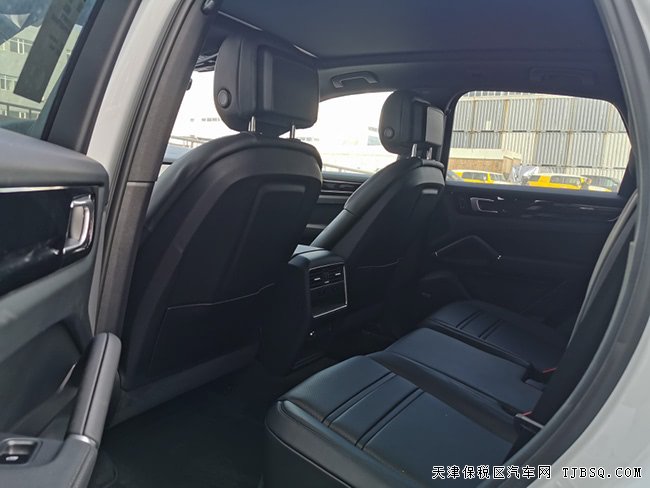 2019款保时捷卡宴加规版 19轮/金属漆/小豪华包现车86万