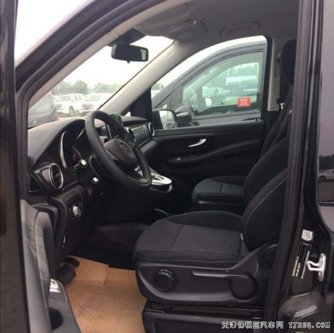 2019款奔驰V250中东版 17轮/舒适悬挂/电动门现车42万