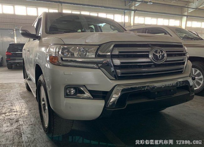 2019款丰田酷路泽4500中东版 柴油版现车优惠起航