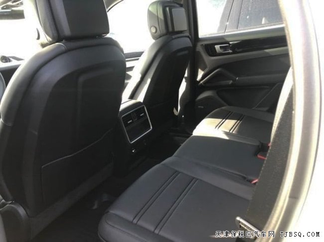 2019款保时捷卡宴加规版 3.0T豪华SUV现车优购
