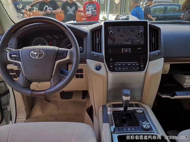 2019款丰田酷路泽4000中东版 18轮/7座/冰箱现车62.5万