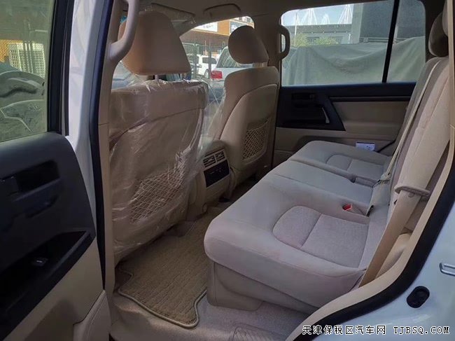 2019款丰田酷路泽4000中东版 18轮/7座/冰箱现车62.5万
