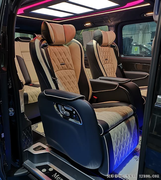 19款奔驰V250墨西哥版 17轮/小桌板/航空座椅现车70万