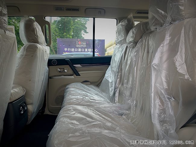 2019款三菱帕杰罗V97中东版 双差/8气囊/18轮现车30.8万