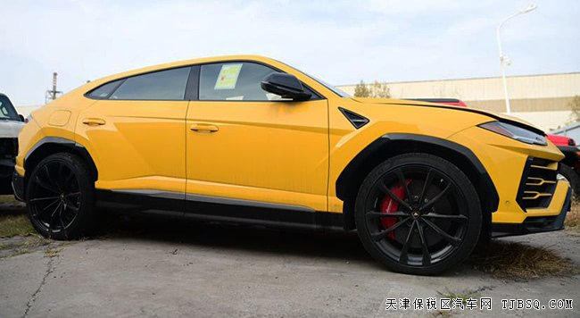 2019款兰博基尼Urus加规版 4座/23轮/全景天窗现车335万