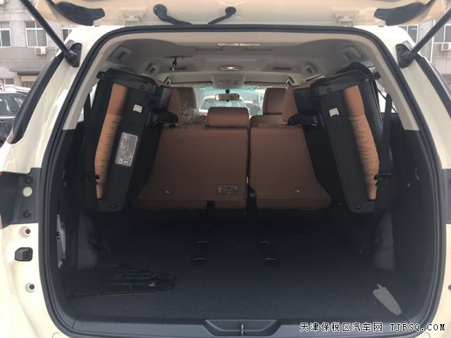 平行进口车丰田穿越者2700中东版 19款现车26.5万优购