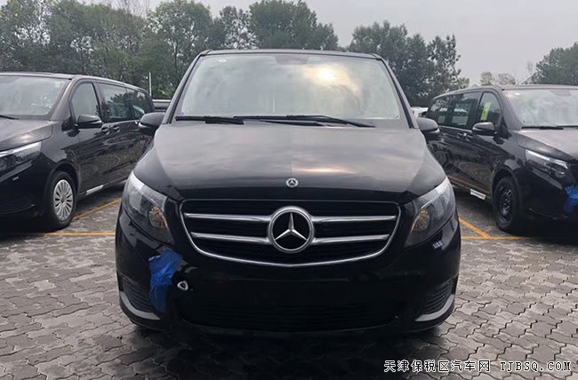 2019款奔驰V250中东版 舒适悬挂/双电动门/17轮现车42万