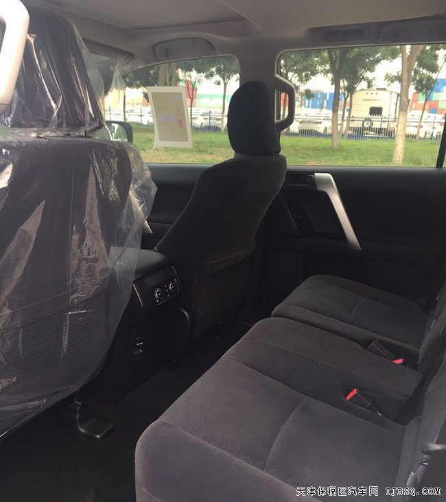 2019款丰田普拉多3000中东版 17轮/7座/天窗现车57.6万
