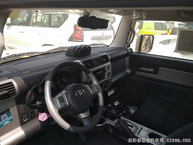 19款丰田FJ酷路泽4.0L中东版 8气囊/双差速锁现车45.5万