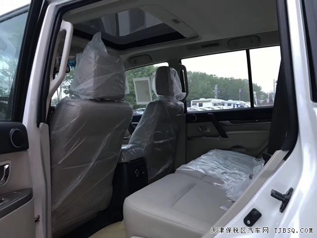 18款三菱帕杰罗V93中东版 8气囊/17轮/差速锁现车27.8万