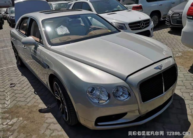 2018款宾利飞驰V8S欧规版 天窗/舒适包/穆勒包现车235万