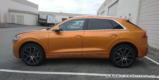 2019款奥迪Q8加规版 S-line包/环影/全景天窗现车74万