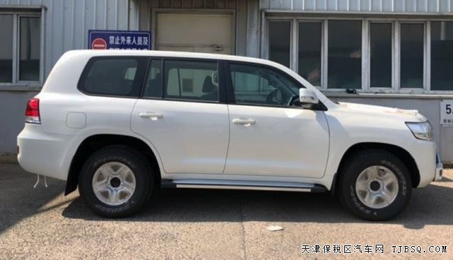 2019款丰田酷路泽4500中东版 7座/8气囊/KDSS现车110万