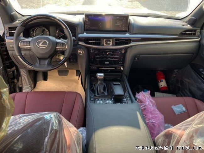 ƽ�н��ڳ��׿���˹LX570�ж��� 19����ֳ�147.5��