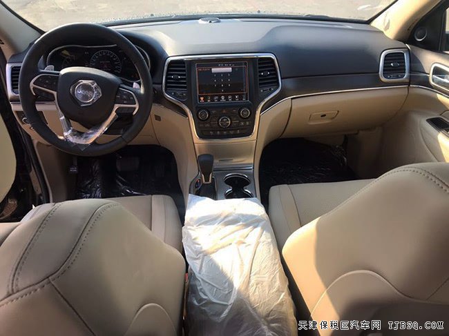 17款JEEP大切诺基中东版 真皮/20轮/全景天窗现车38.5万
