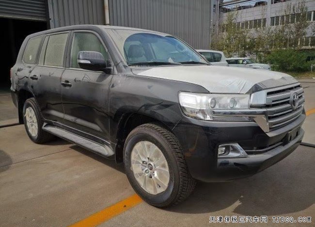 2019款丰田酷路泽4000中东版 18轮/天窗/遥启现车64.8万