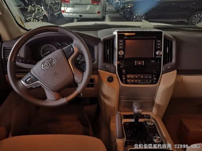 2019款丰田酷路泽4000中东版 18轮/天窗/遥启现车64.8万