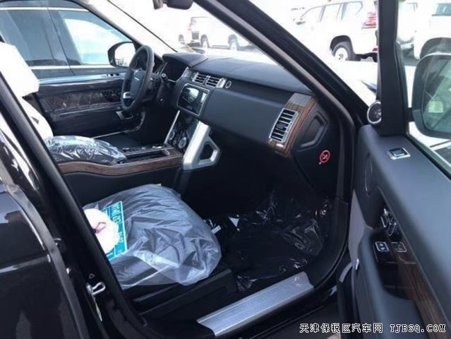 2019款路虎揽胜3.0T行政版 20轮/全景天窗现车101.5万