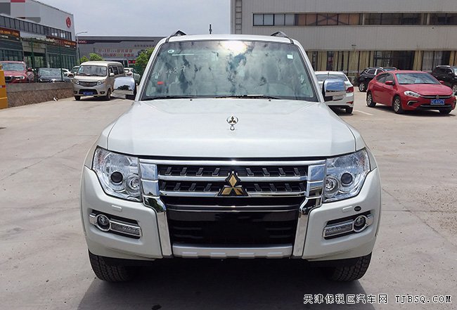 2019款三菱帕杰罗V97中东版 双差速锁/18轮现车30.3万