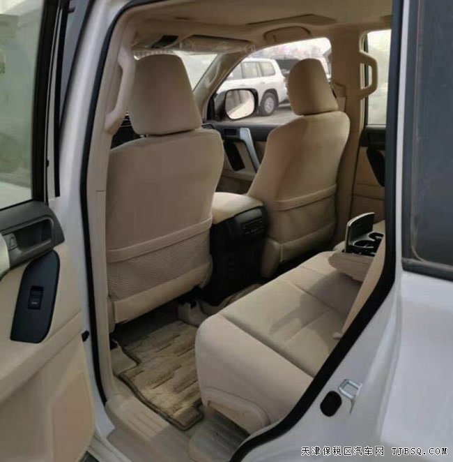 2020款丰田普拉多4000中东版 18轮/天窗/后挂现车59.2万