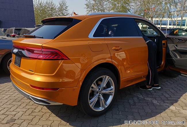 2019款奥迪Q8加规版 动态包/驾辅包/座椅包现车82万钜惠