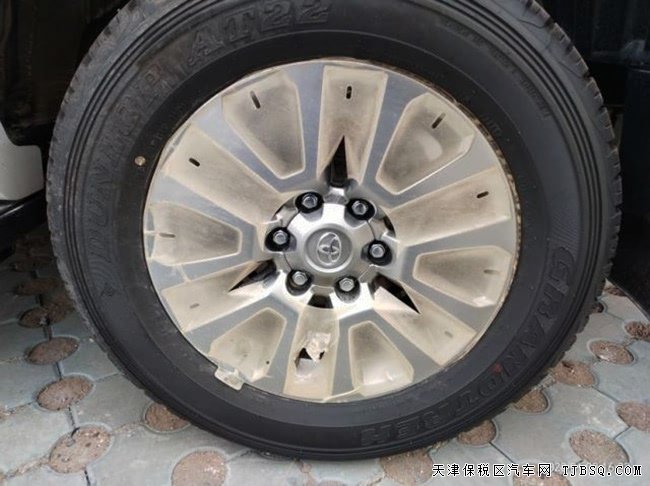 2020款丰田霸道4000中东版 18轮/7座/后挂备胎现车57万